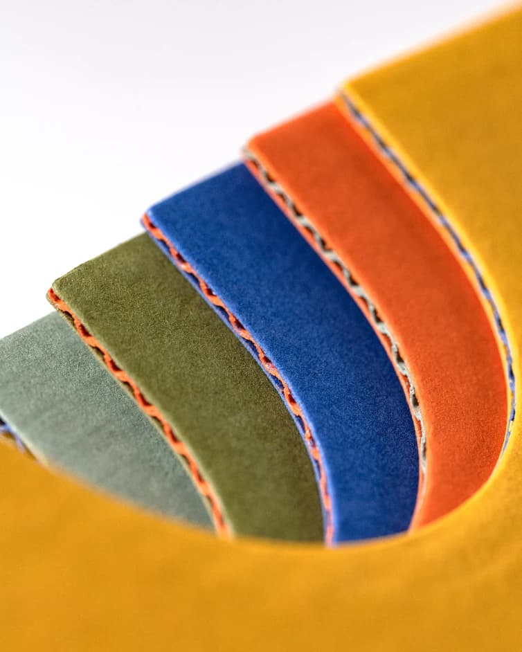 Colored corrugated board edge options